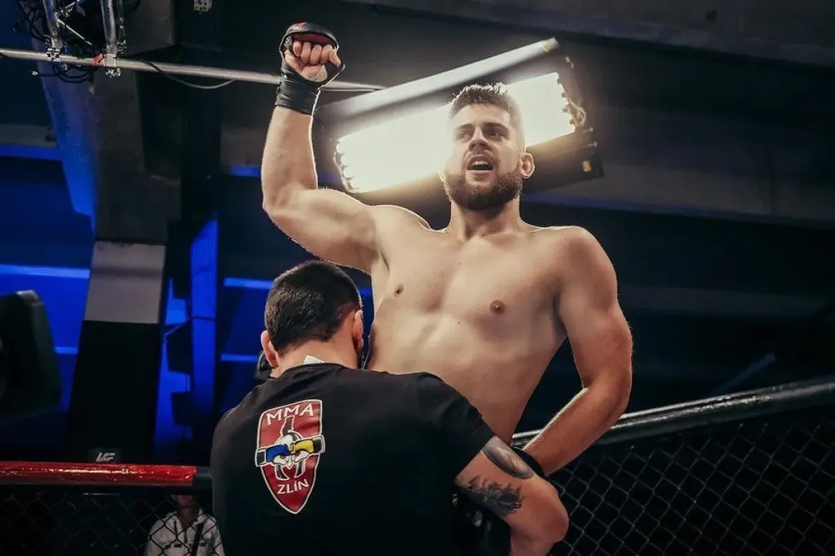 Alkohol i věž z cheeseburgerů. Oslavné závody o největšího divočáka RFA