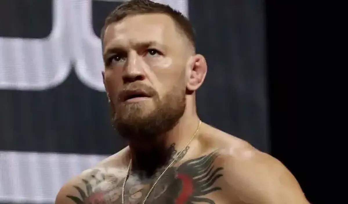Bez Conora ani ránu! Hezky si na něj počkáme a pak určíme, kdo bude bojovat o titul, řekl Dana White