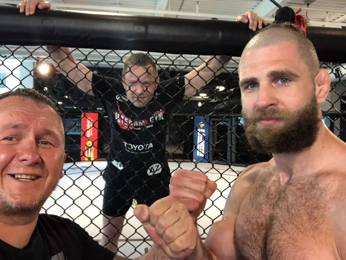 Blachowicz si na bitvu o titul musí počkat. Pokud vyhraje nad Perreirou, mohl by vyzvat Procházku, navrhuje expert