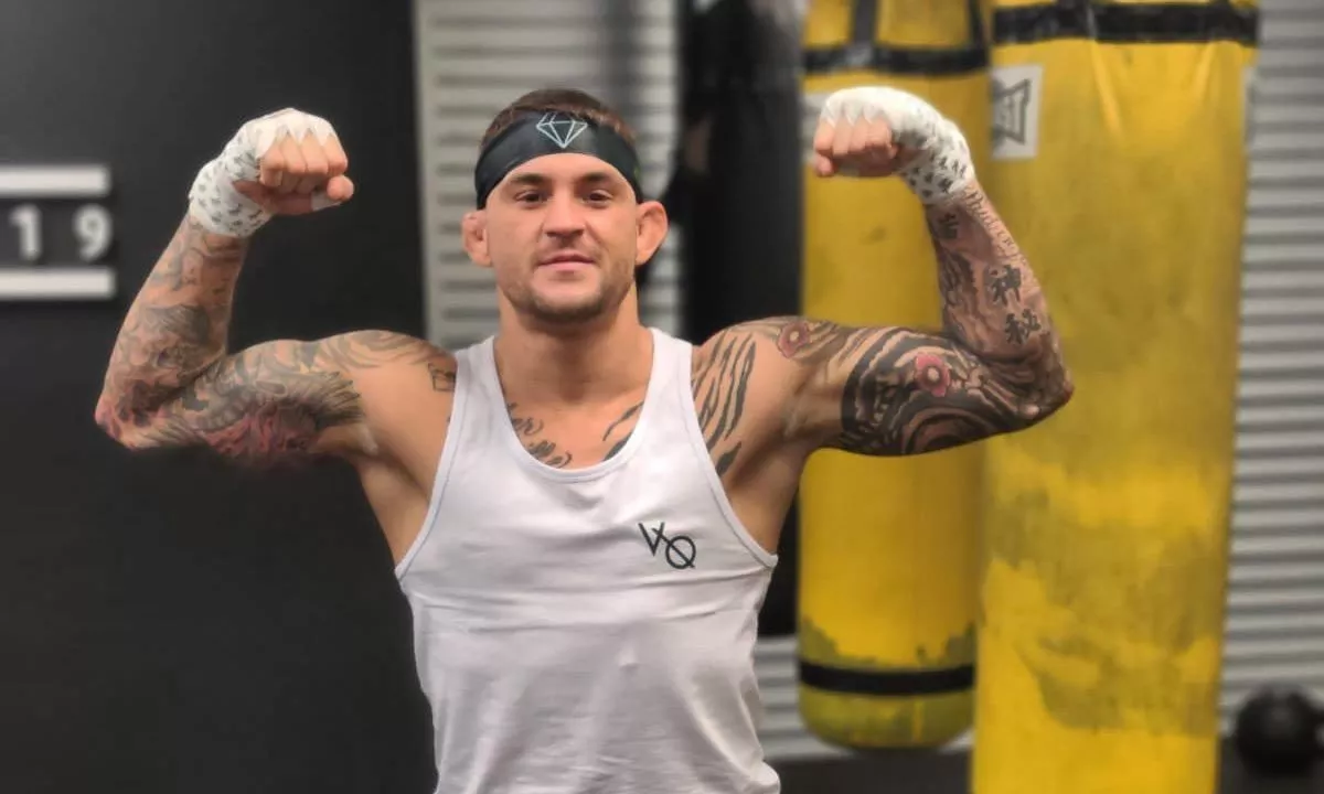 Bojovník se srdcem na pravém místě. Vydražil oblečení z UFC za půl milionu