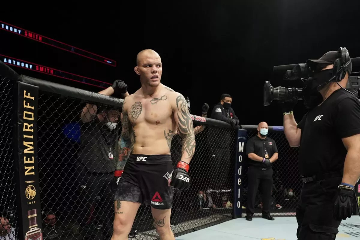 Cirkus kolem mě činí nešťastným, přiznal Procházkův konkurent v UFC