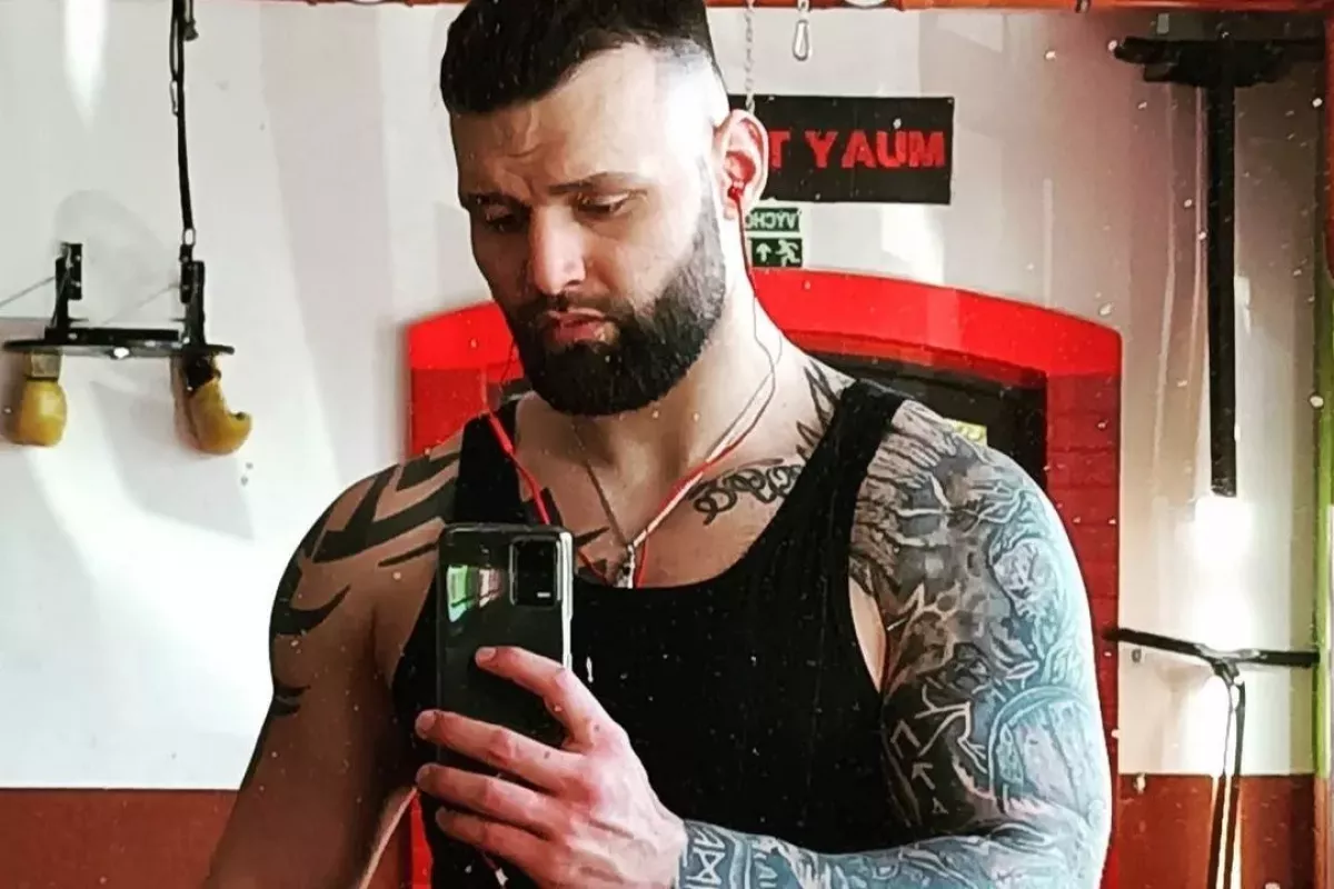 Cítím se jako profík v těle začátečníka, říká Kotalík. Vládu po Peštovi převezme Petrášek, co on a jeho prison fight?