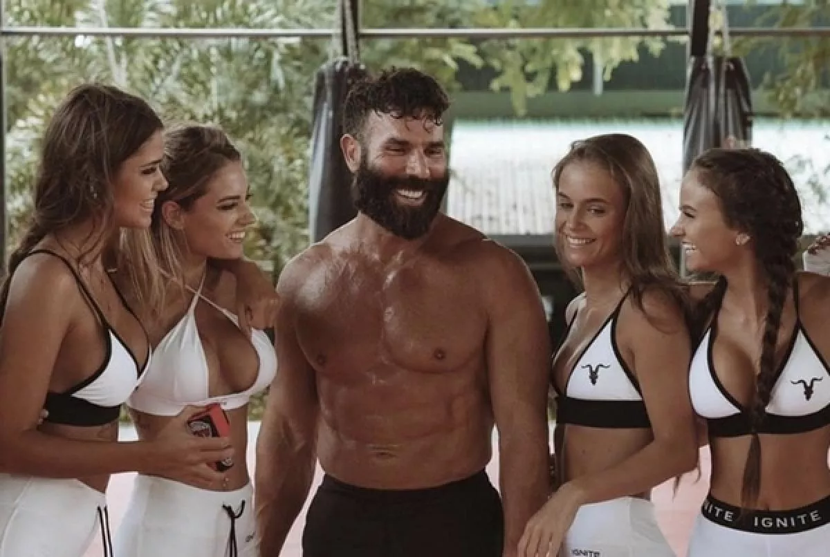 Dan Bilzerian odhalil, kdo je podle něho nejlepší MMA zápasník všech dob. Odpovědí se nechal úplně unést