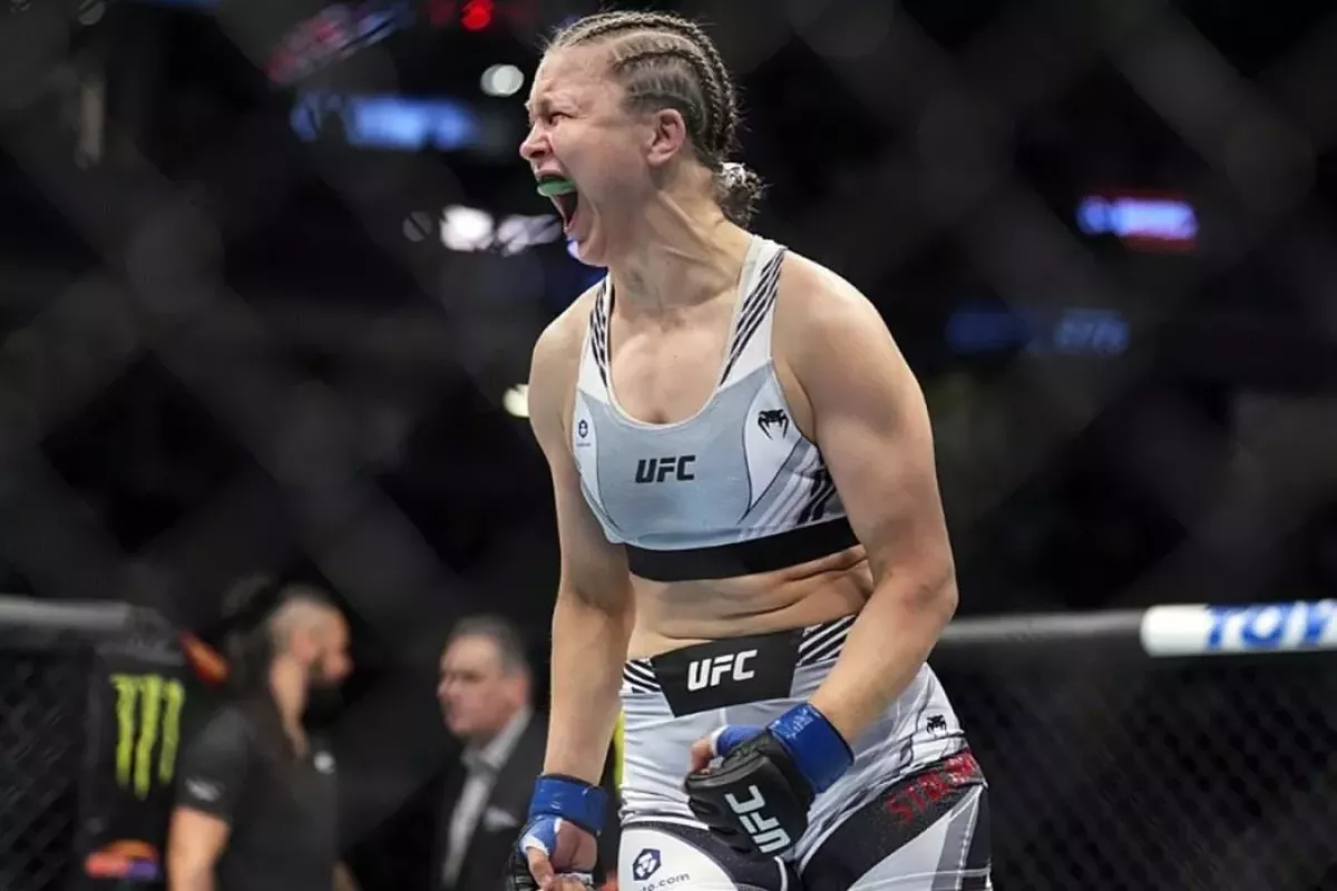 Děsivý okamžik v kleci UFC. Podlomená noha bojovnice připomněla zranění McGregora