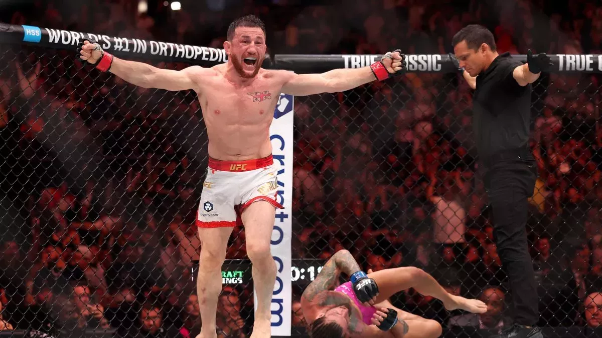 Divoký večer v UFC. Šampion řádil a děkoval Trumpovi, chystá se největší bitva žen