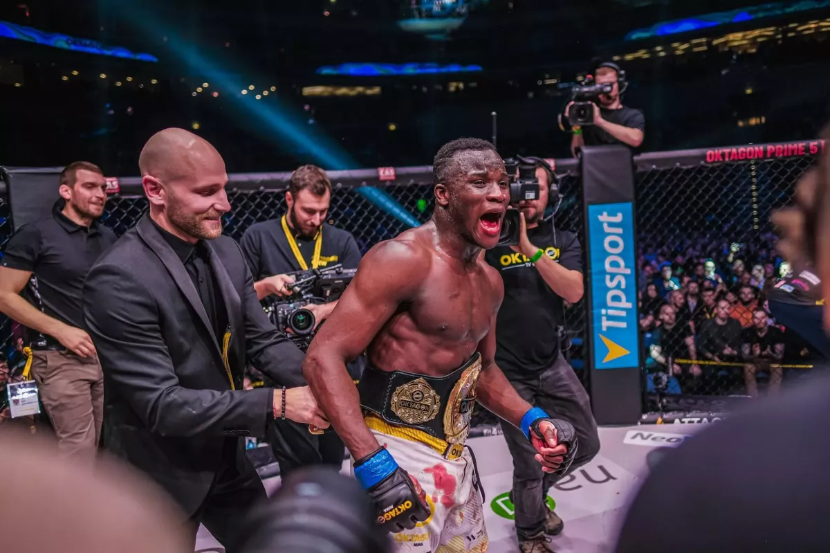 Dokonce ani McGregor nevyřídil Buchingera tak rychle jako já, radoval se Keita. Teď chce legendě sebrat další titul!