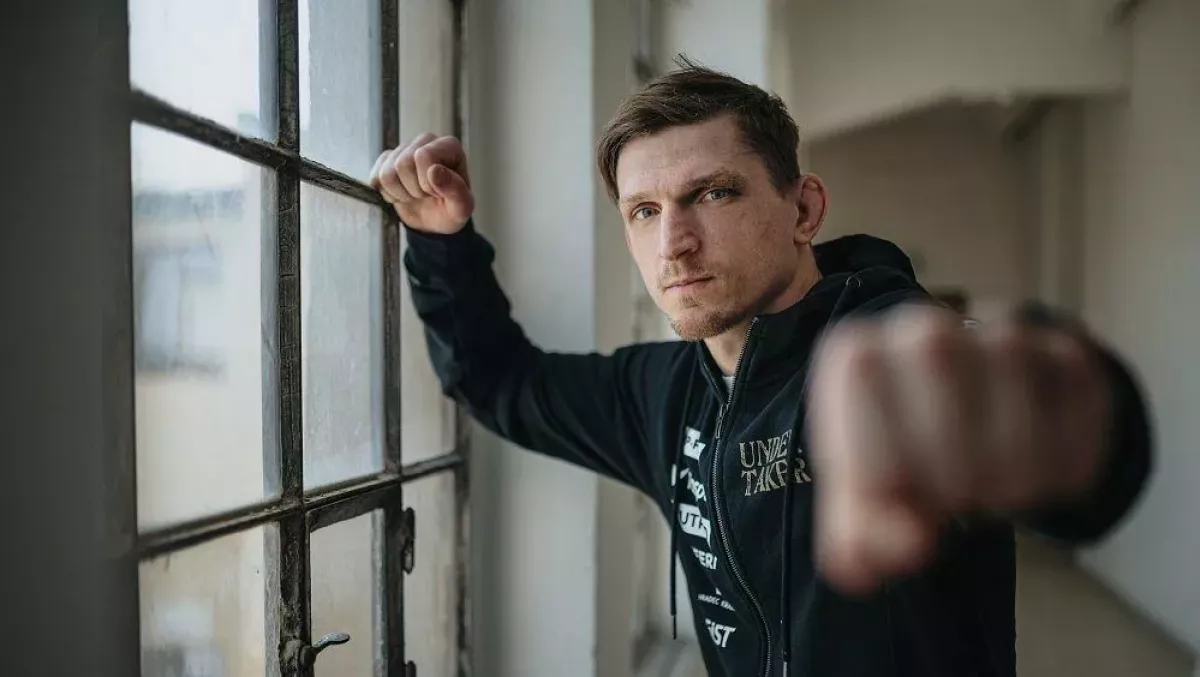 Drahý koníček! Čech v UFC si splnil dětský sen. Dokáže si sám sebe představit ve válce?