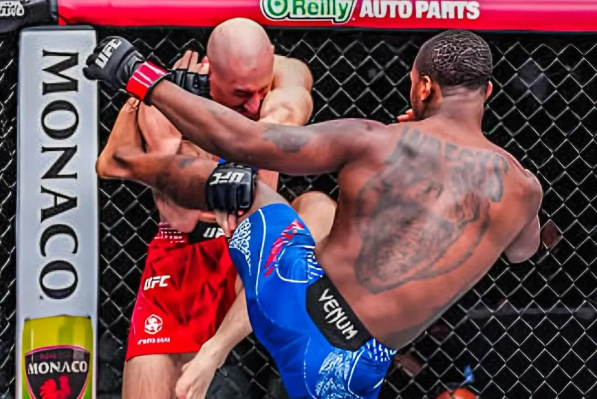 Drtivé rodeo v UFC. Američan rozdal 90 ran během 24 sekund