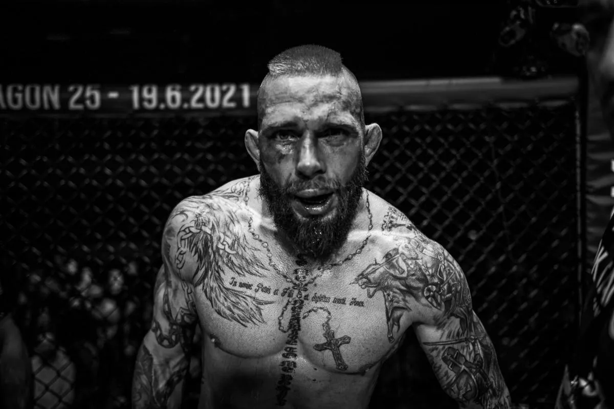 Extrém a hazard se zdravím v zápasech MMA. Za týden váhový rozdíl i 30 kilo!