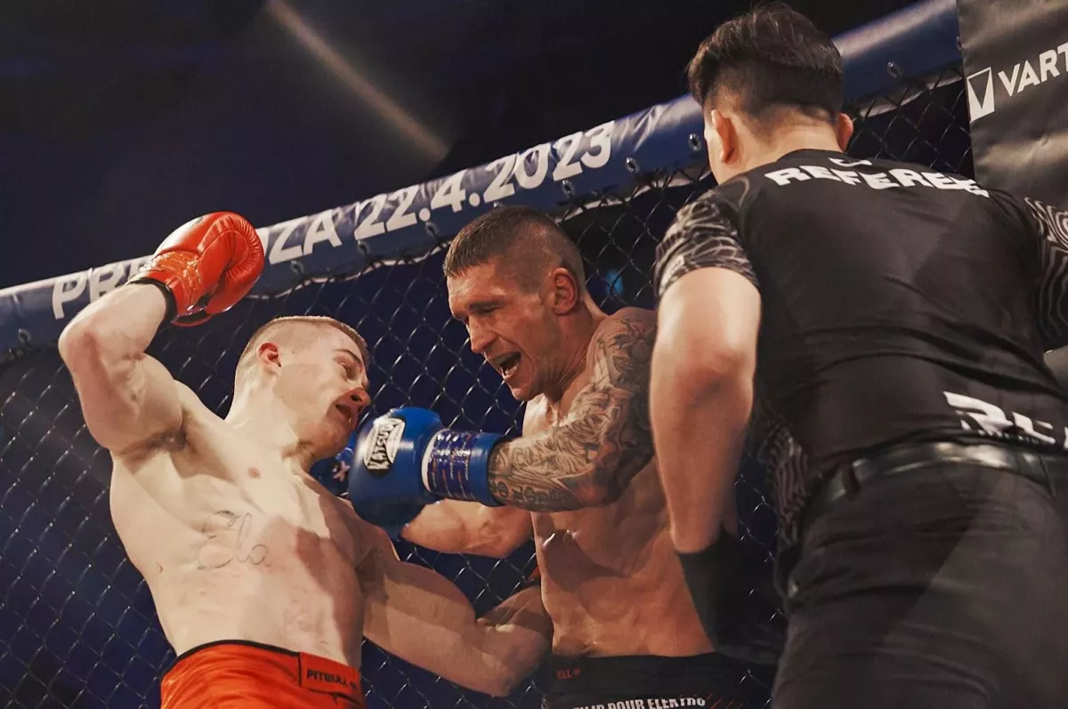 Fantastická bitva. Brichta šel dvakrát k zemi, přesto urval výhru v adrenalinové přestřelce