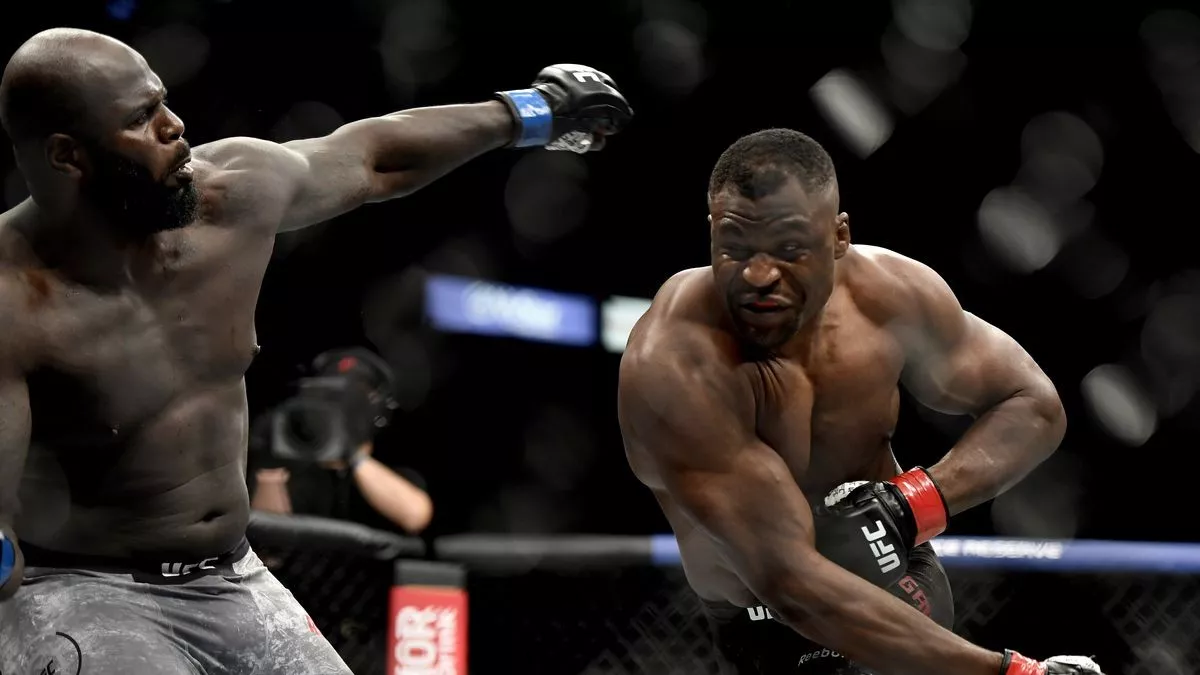 Francis Ngannou chce zápas s Tysonem Furym. Klidně i v telefonní budce