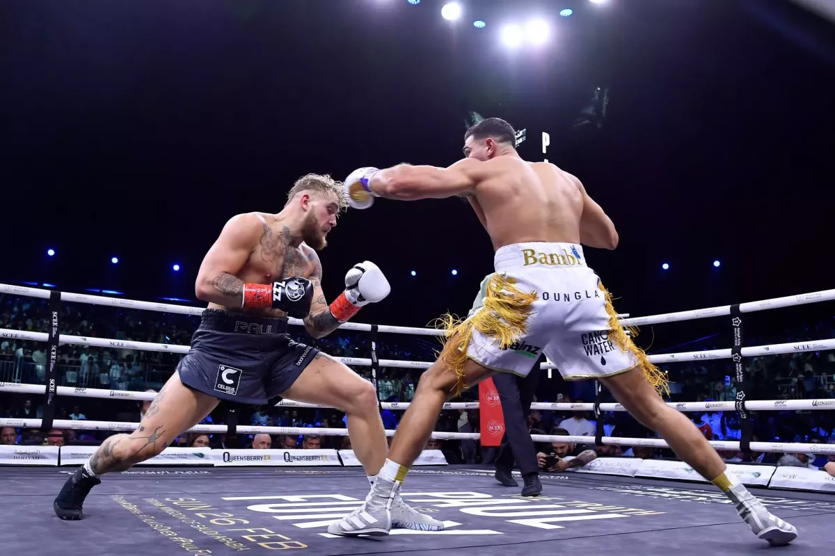 Fury sklízí aplaus i výsměch. Jake Paul je srab, hlásil v euforii