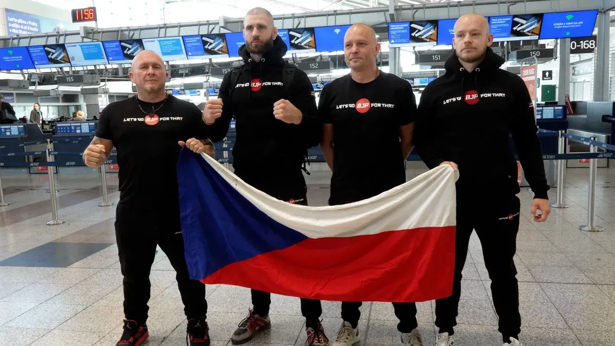 Hurá na misi. Procházka se rozloučil, má bezvlasé komando i specialitu