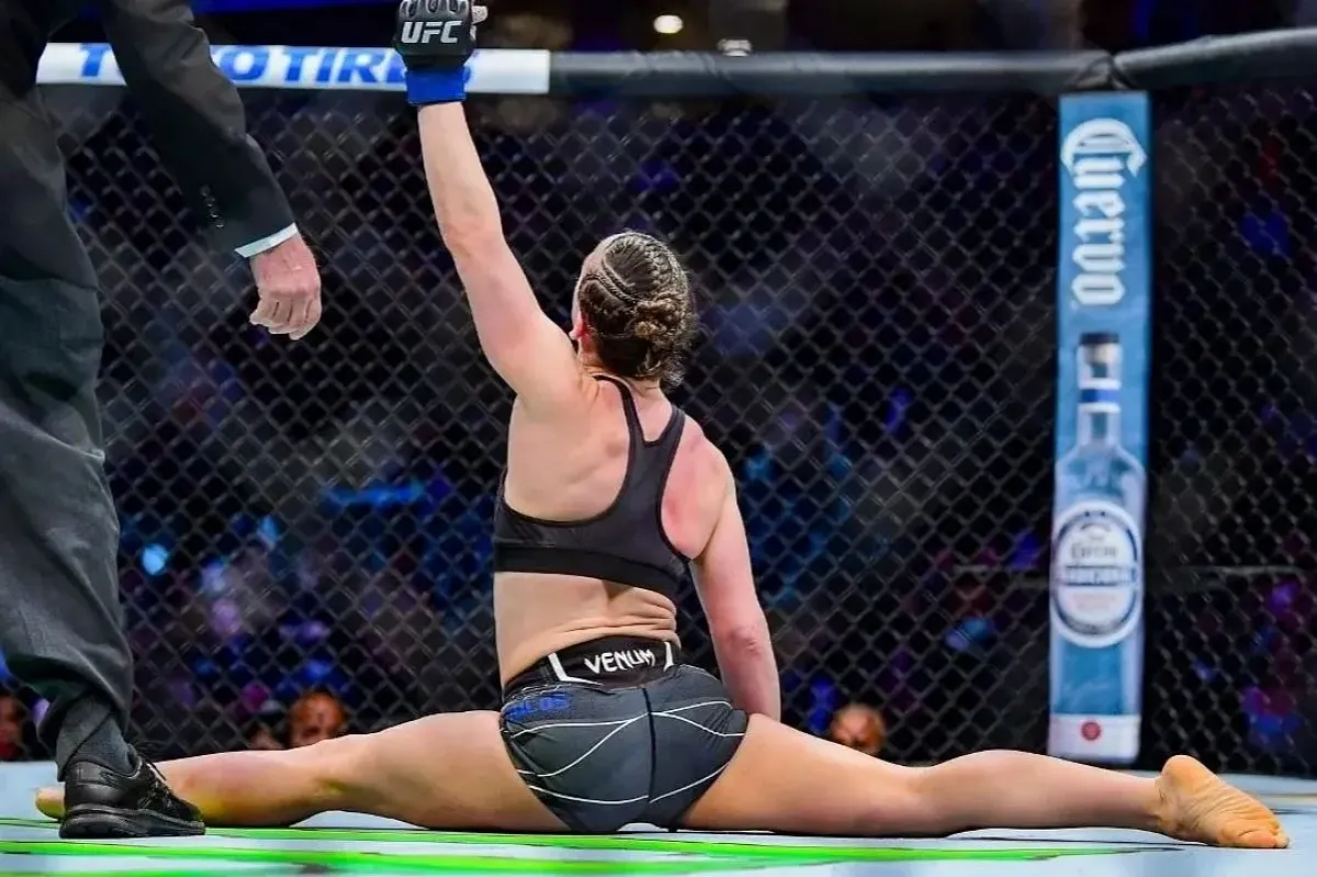 Influencer nechápal, co se děje. Divoška z UFC ho na tréninku třikrát utáhla