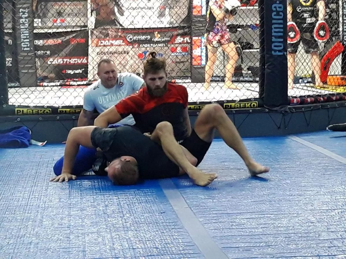 Jirko, do detailu, do molekuly. Procházka se přijel potahat do Prahy, ladí formu na UFC