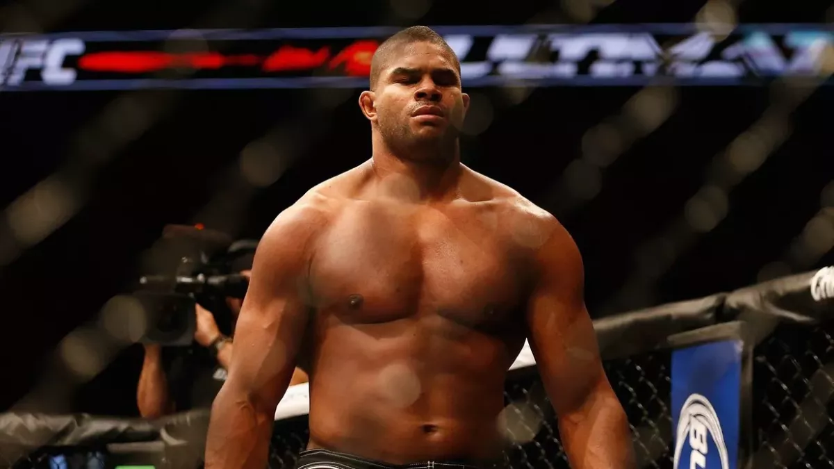 Joe Rogan: Už mě nebaví tlouštíci v MMA. Zrušte testování na doping, chci se bavit