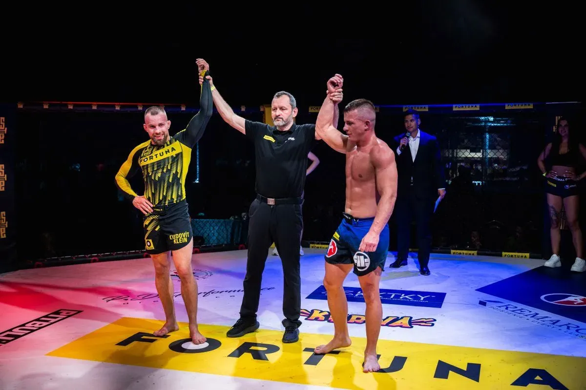 Klein měl bojovat s Keitou, ale organizace UFC byla proti. Na řadu přišel Čech