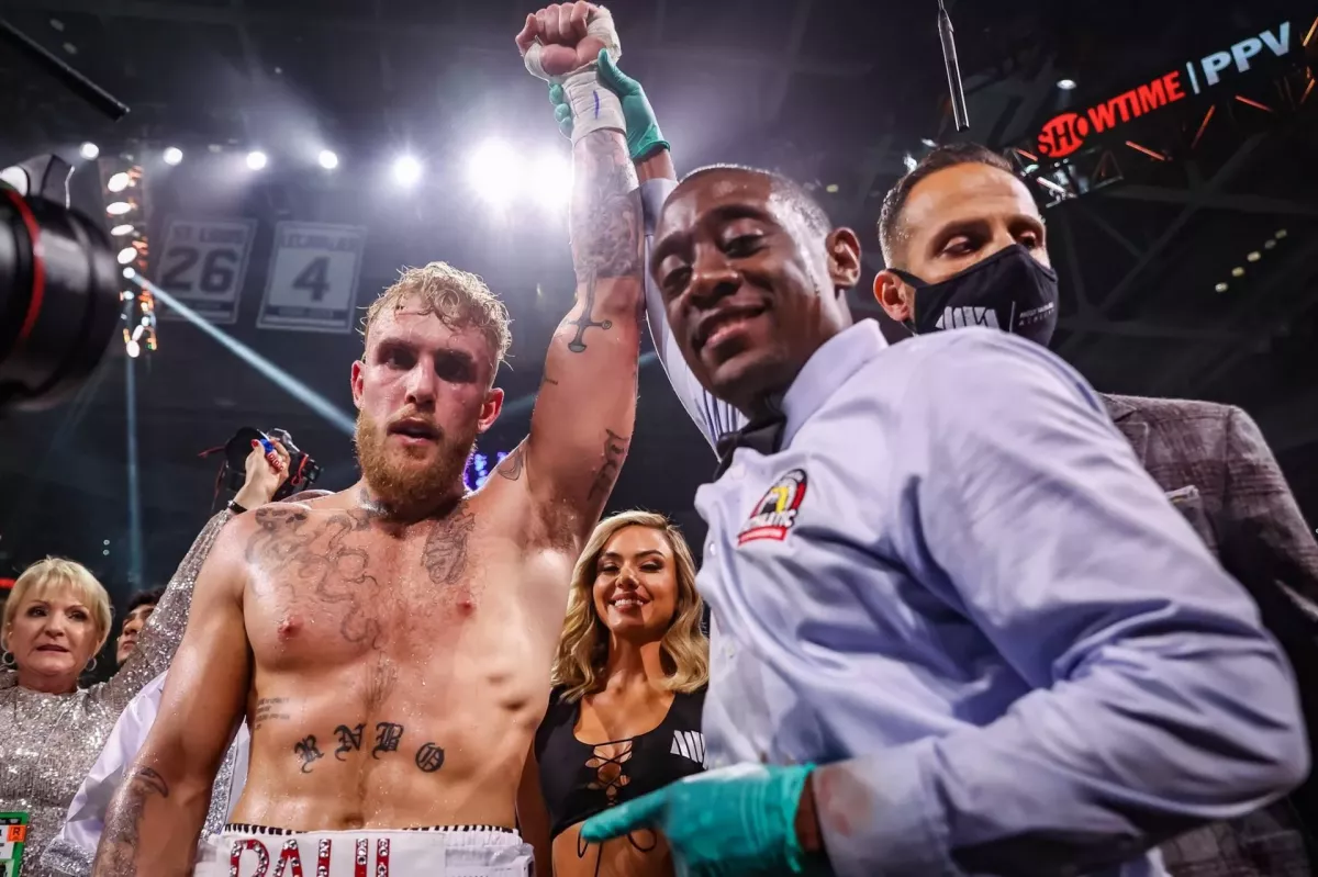 Kontroverzní Paul už ví, v jaké váze proběhne jeho premiéra v MMA. Co na to White?
