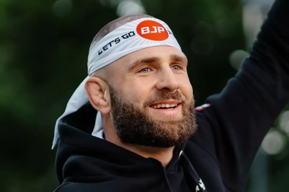 Krásné gesto UFC. Procházka dostal pro dcerku mistrovský pás