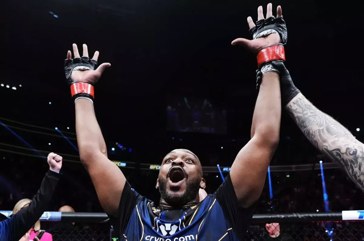 Legendární šampion vláčený prachem? Jones tuhle hru nikdy nehrál, Izzy ho dávno zašlapal, tvrdí bývalý rival