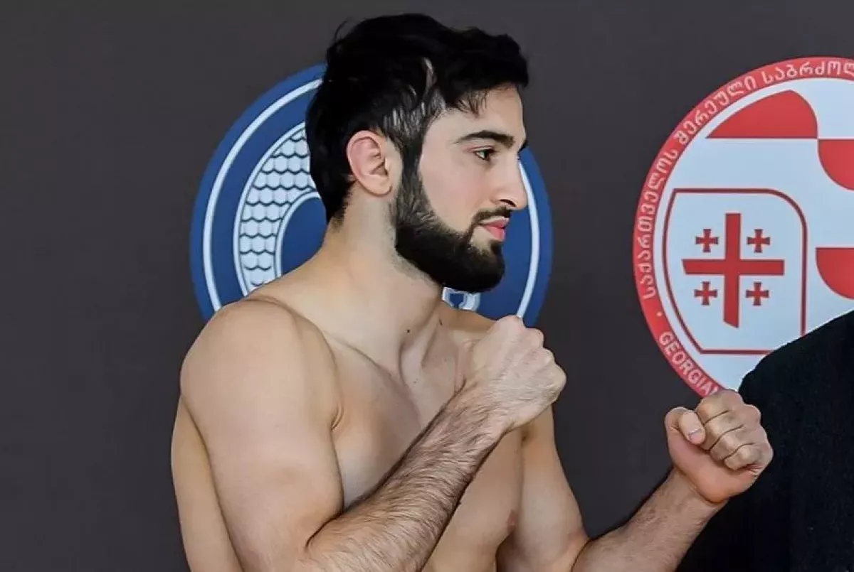 MMA bojovník nadchl fanoušky. Vyskočil a famózně trefil. KO!