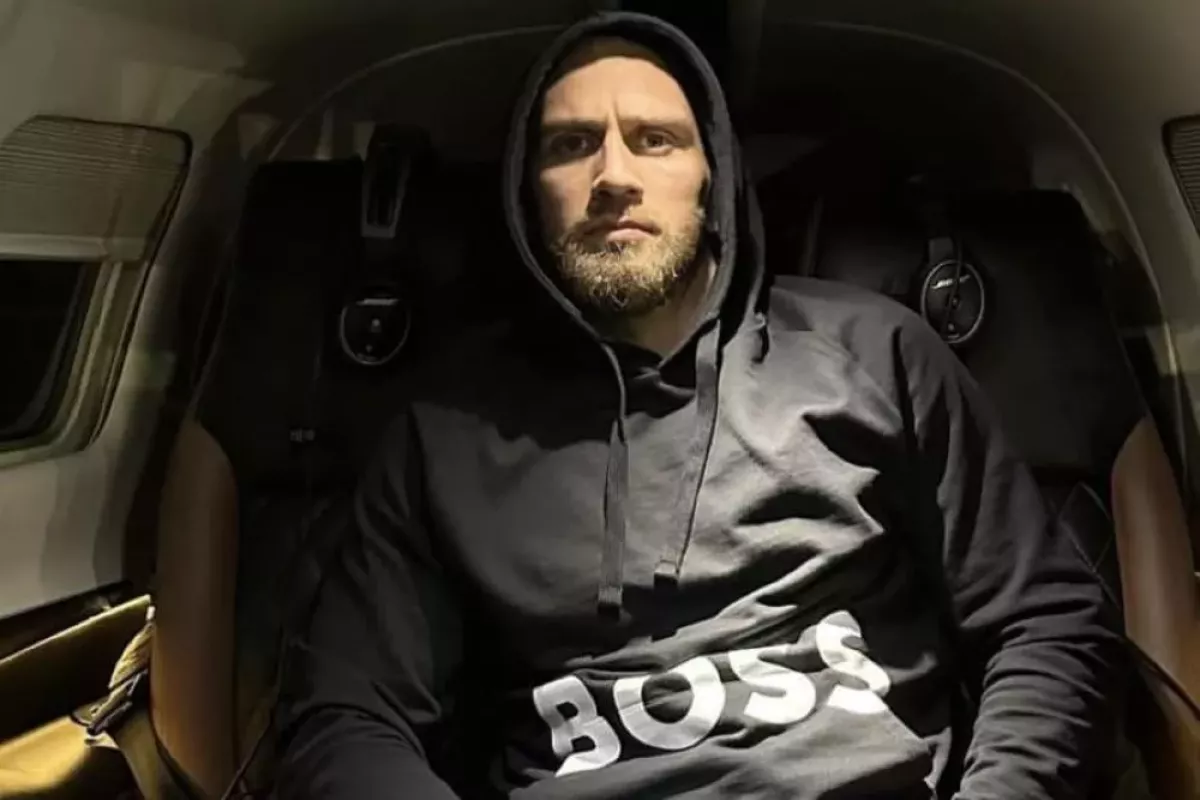 Malach letěl do Německa jako král, jeho soupeř popíjel v klubu