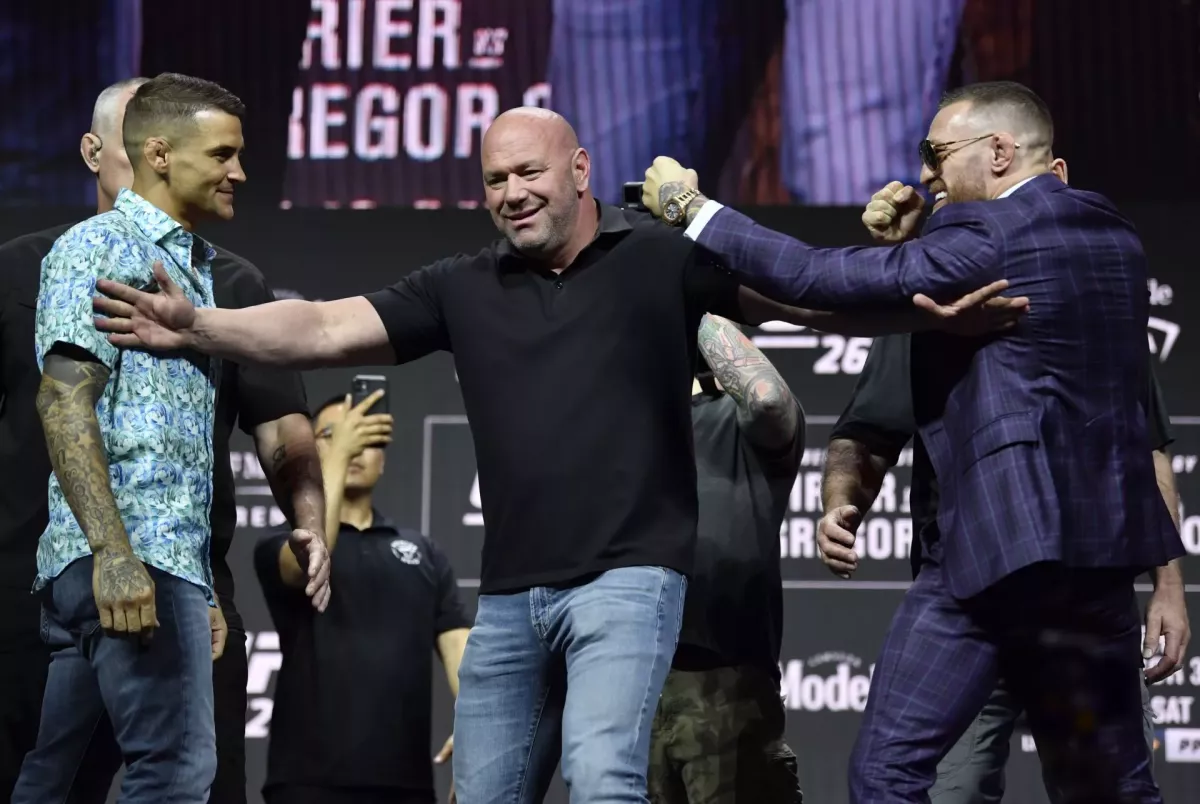 Mašina na peníze. McGregorovi se dostává zvláštního zacházení. Nefňuká, tvrdí White