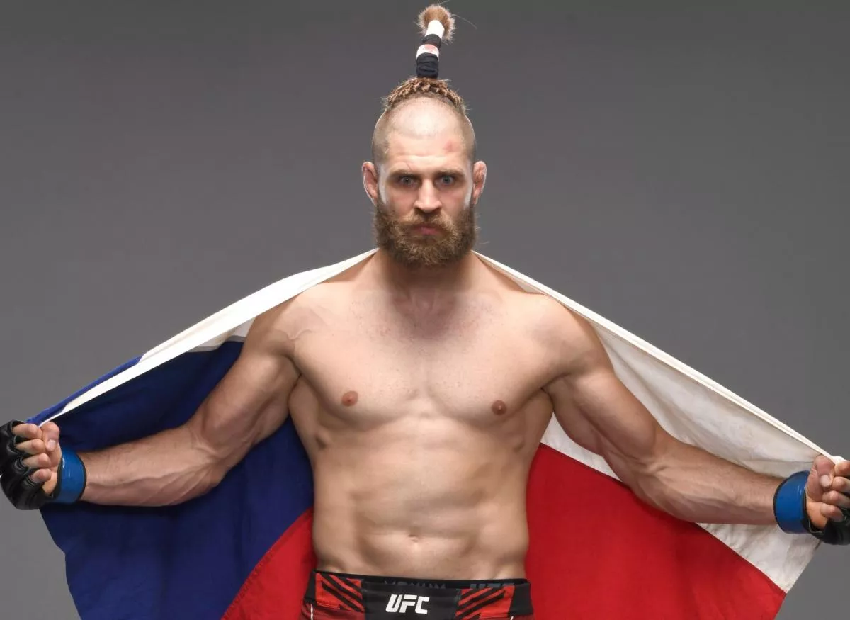 Masivní podpora! Domácí bojová scéna stojí za Procházkou: 20 pohledů na český historický fight v UFC