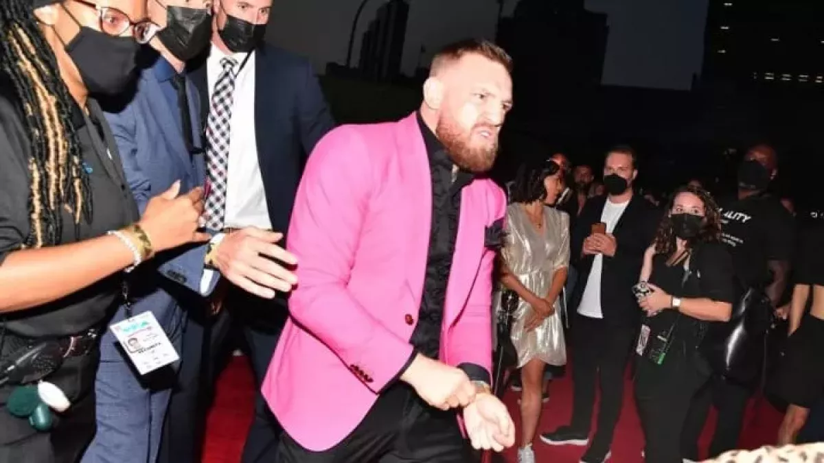 McGregor vysvětlil, proč často maže své tweety