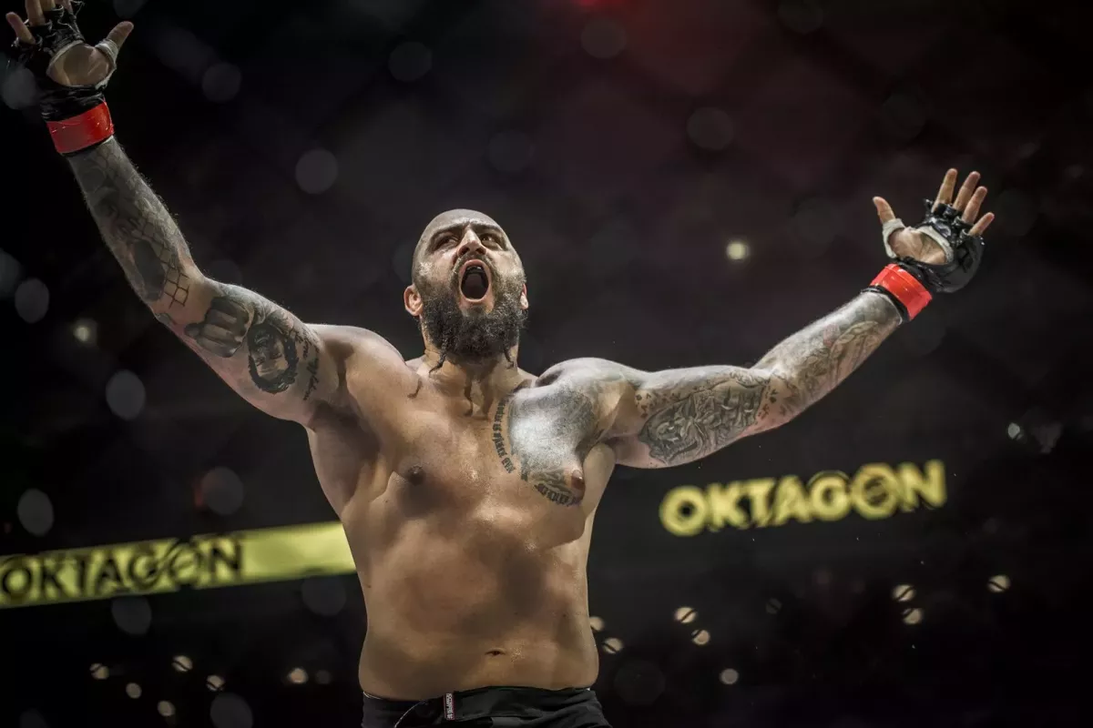 Michal Martínek, bývalý šampion OKTAGONU, podepsal kontrakt s polskou organizací KSW
