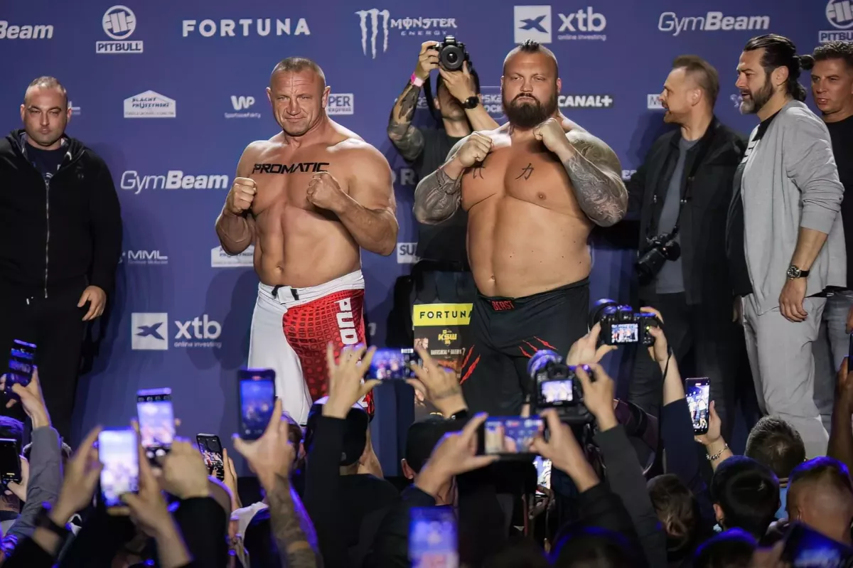 Navážili 272 kg. Není to žádný hospodský rváč, varuje polský silák