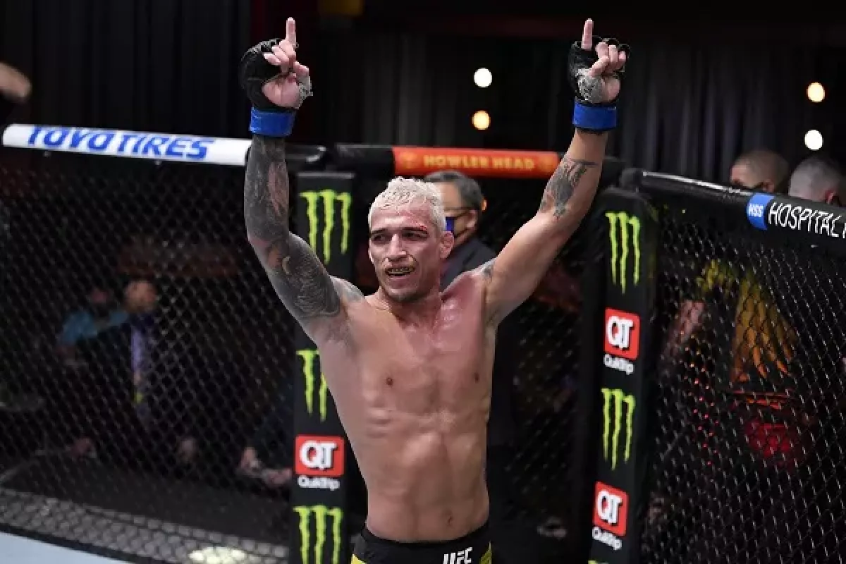 Nejdříve Teixeira vs. Procházka, nyní Oliveira vs. Gaethje. Turnaj UFC 274 slibuje opravdu parádní podívanou!