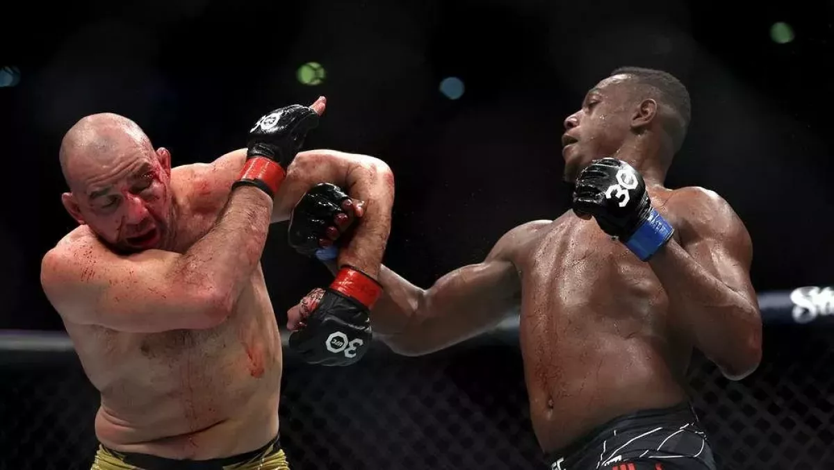 Nezlomný výkon. Z dechberoucí bitvy v UFC vzešel nový šampion. Gratuluje i Procházka
