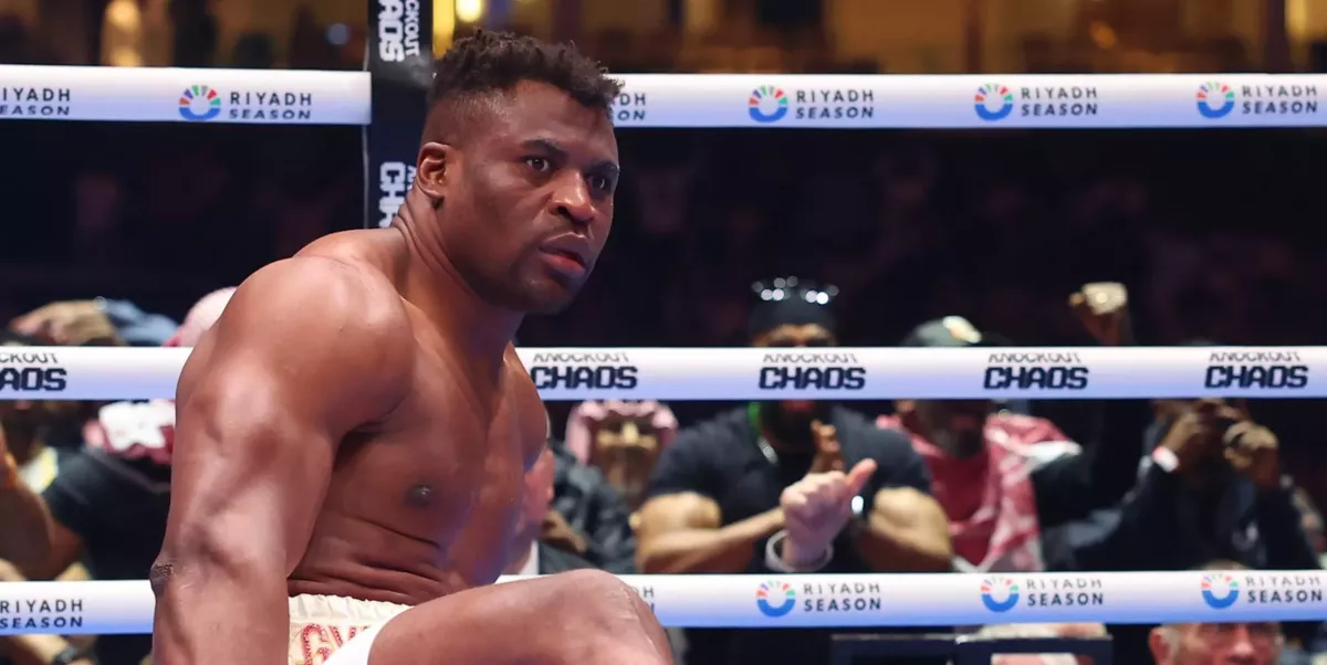 Ngannou dává nahlédnout do zákulisí a vysvětluje, proč ho Joshua tak snadno zničil