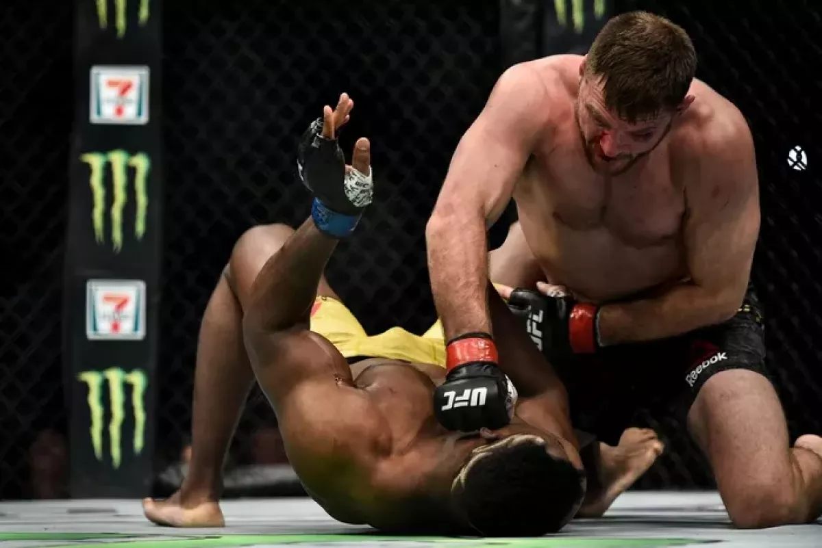 Ngannou už s Ganem prohrál, na tréninku dostal KO a prakticky si ani neškrtl, prozradil trenér