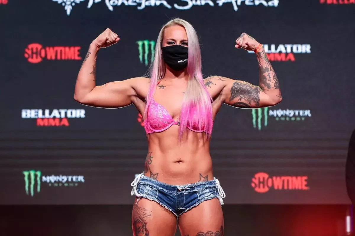 Nová bojovnice v boxu bez rukavic, mezi elitu míří Černá vdova