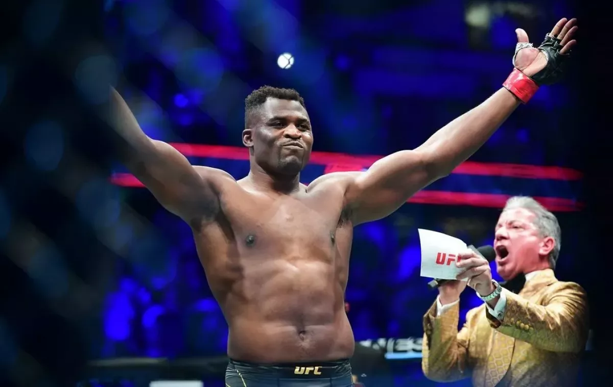 Obávaný Predátor úřadoval. Pás v UFC obhájil vítězstvím na body