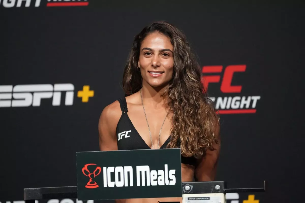 Očekávejte velké věci, každou z vás ukončím, varuje brazilská kráska z UFC