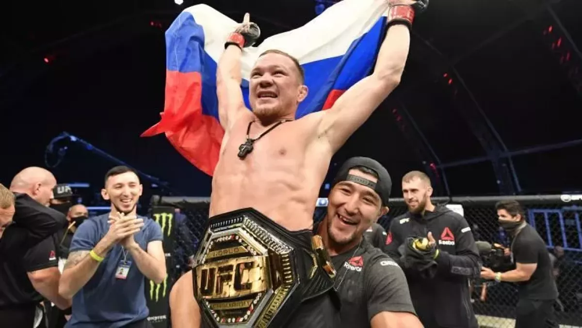Odveta o titulový pás v UFC potvrzena. Předchozí fight skončil kontroverzně