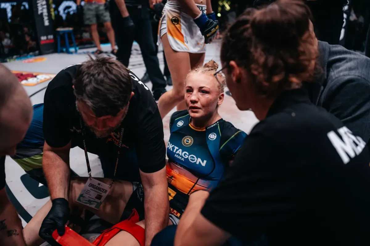 Panika. Bojovnice Oktagonu se probudila úplně paralyzovaná