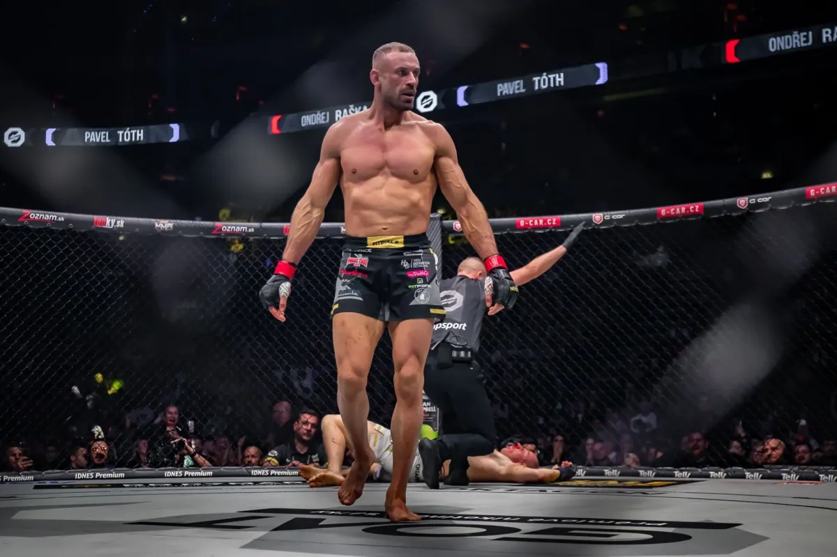 Po výhře v Oktagonu odjel do Afriky. Střevní obtíže, ale i divoká fauna a flóra