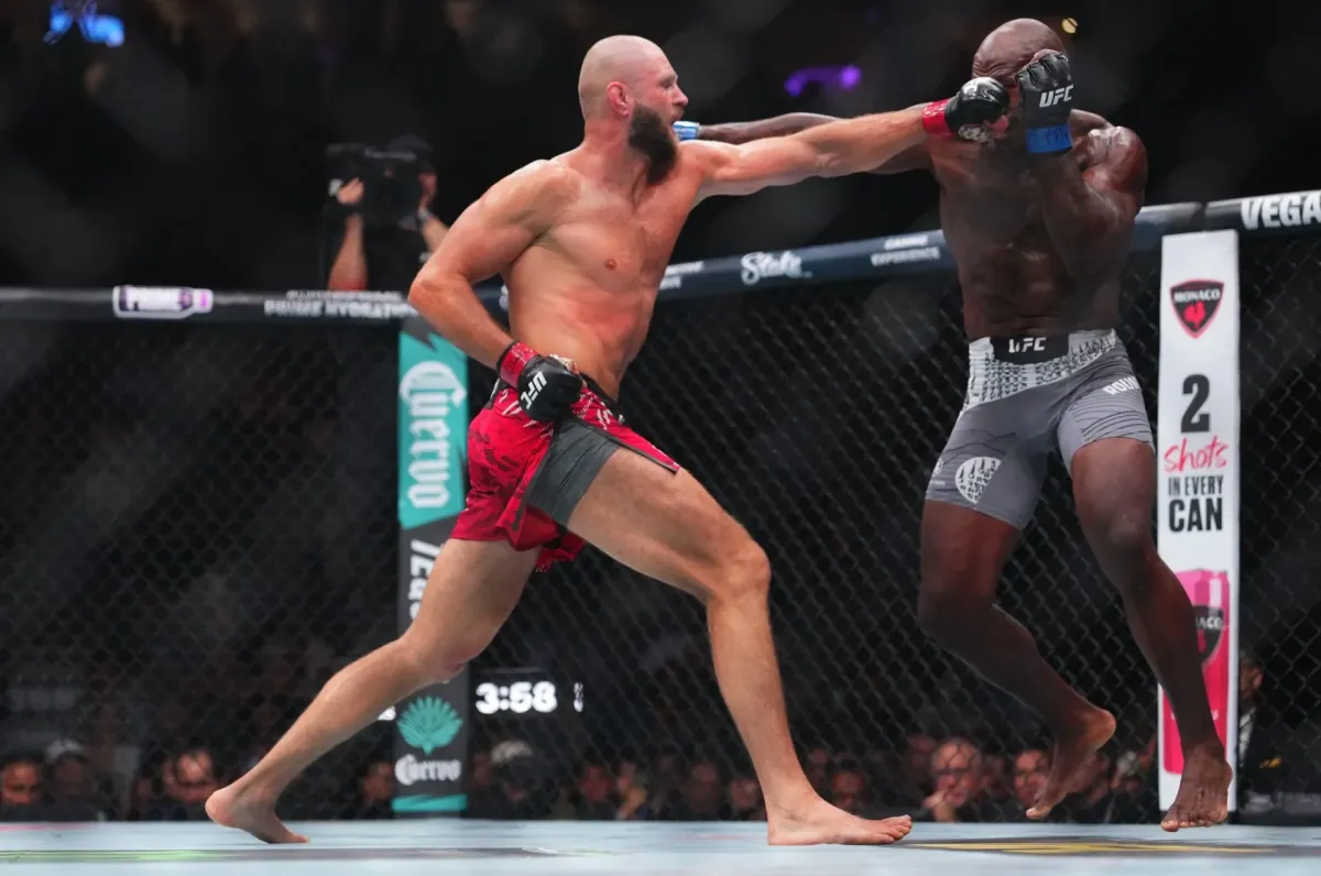 Pokud mám všechny umlčet, utkám se s Procházkou, tvrdí rival