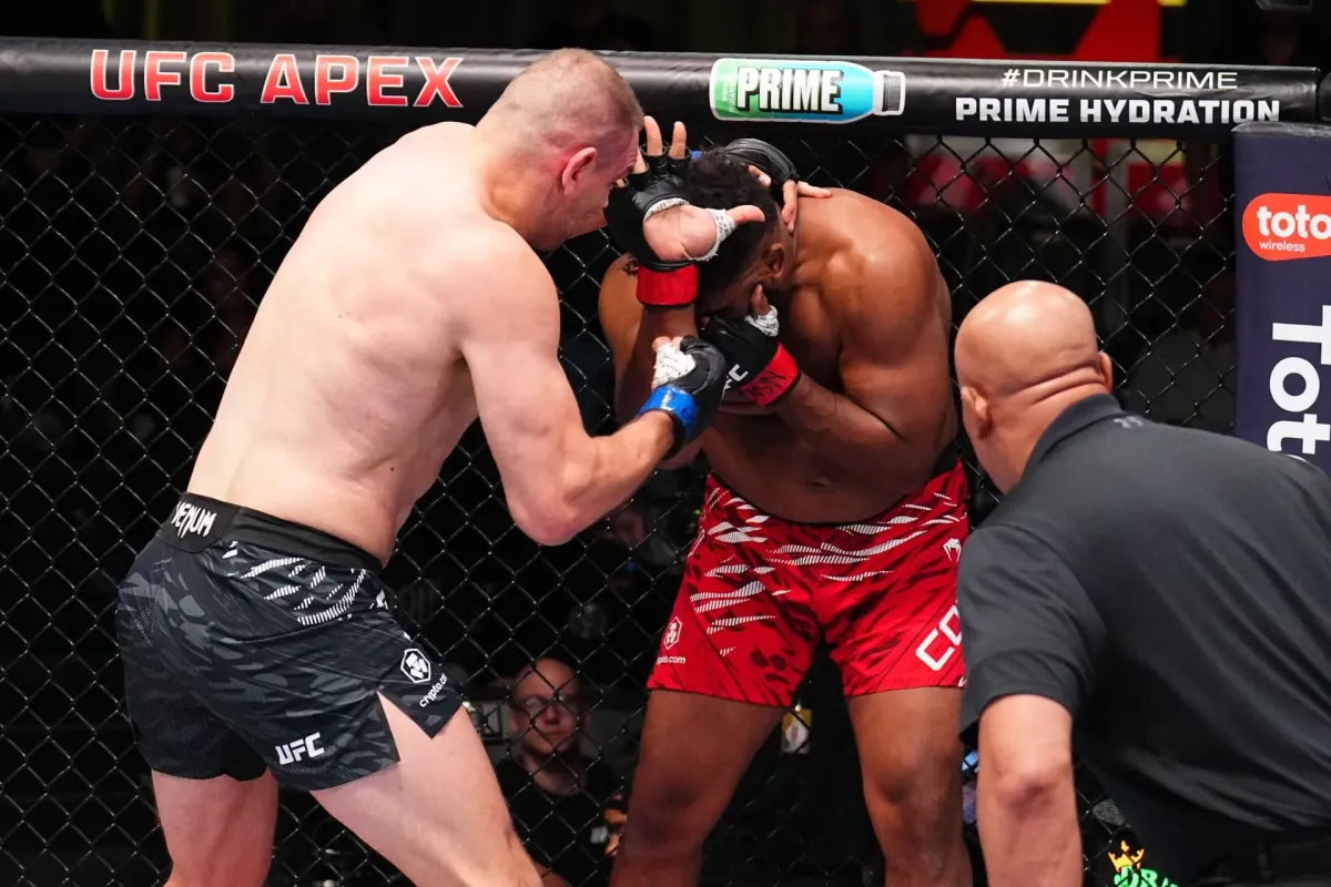 Porušila se pravidla a já byl okraden, zlobí se obr z UFC