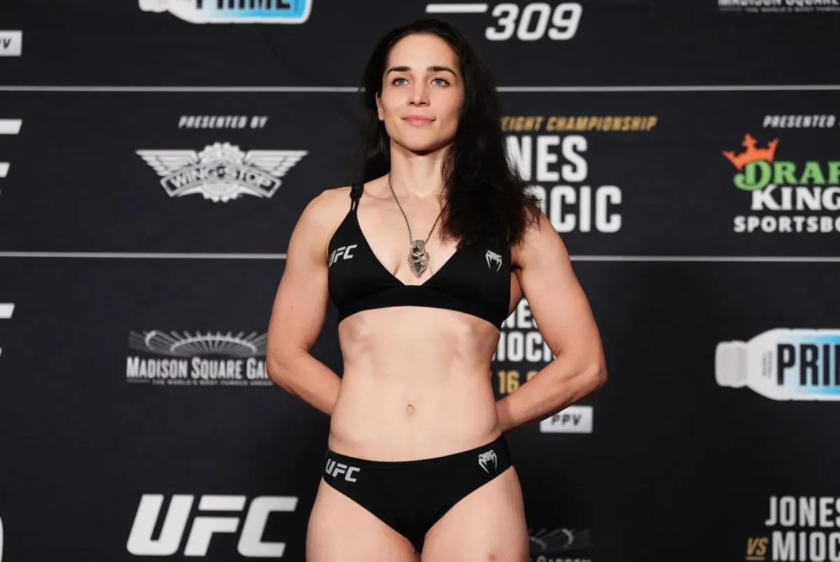 Příliš krásná pro MMA. Bojovnice UFC oslnila na váze