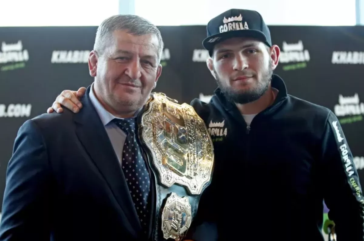 Přísná pravidla u Khabiba v gymu! Za nevhodný účes nebo dlouhé vlasy vás vyhodí