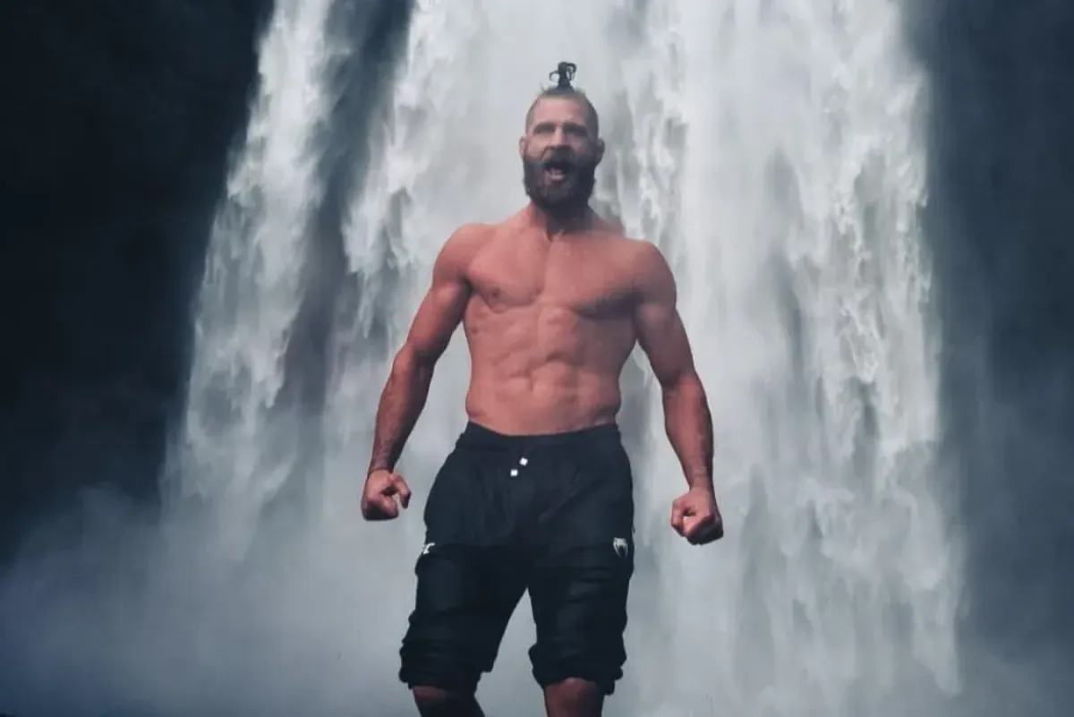 Procházka je z jiného těsta než král těžké váhy. Zápas chci vždy dokončit