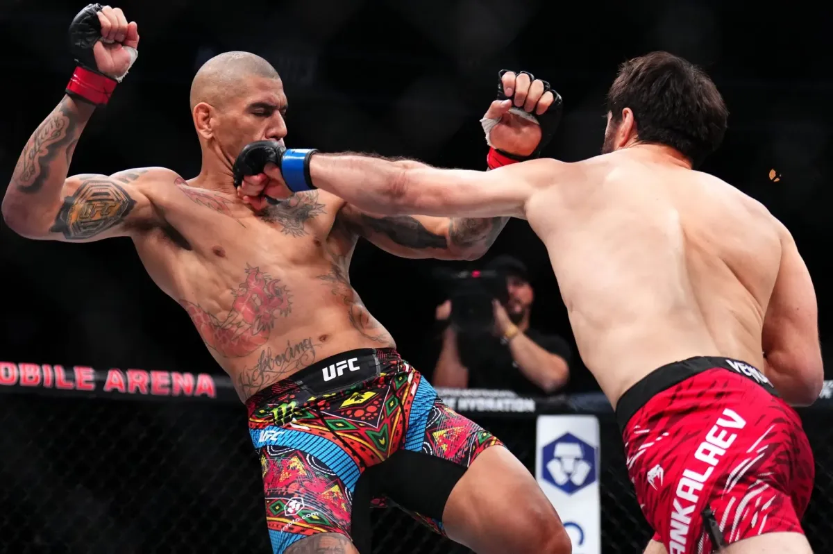 Procházka musí počkat. Šampion UFC chce nejprve ukončit Pereirovi kariéru