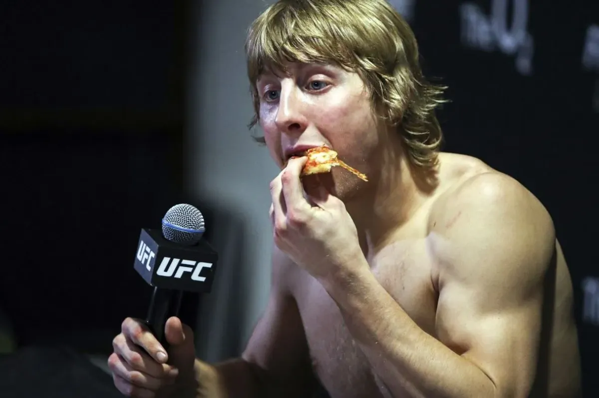 Prostě nemohl přestat jíst. Pimblett po boji výrazně přibral