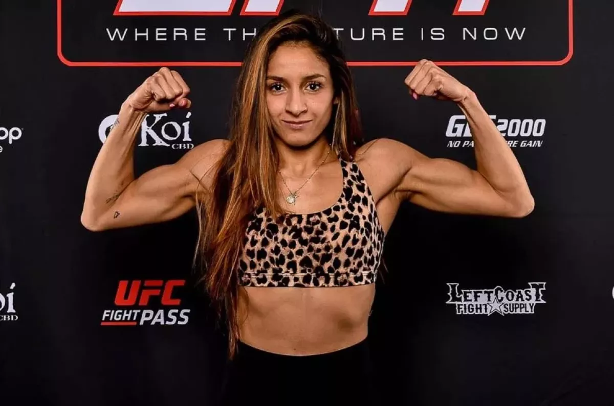 První tanec v UFC. Půvabná Brazilka se konečně dočká