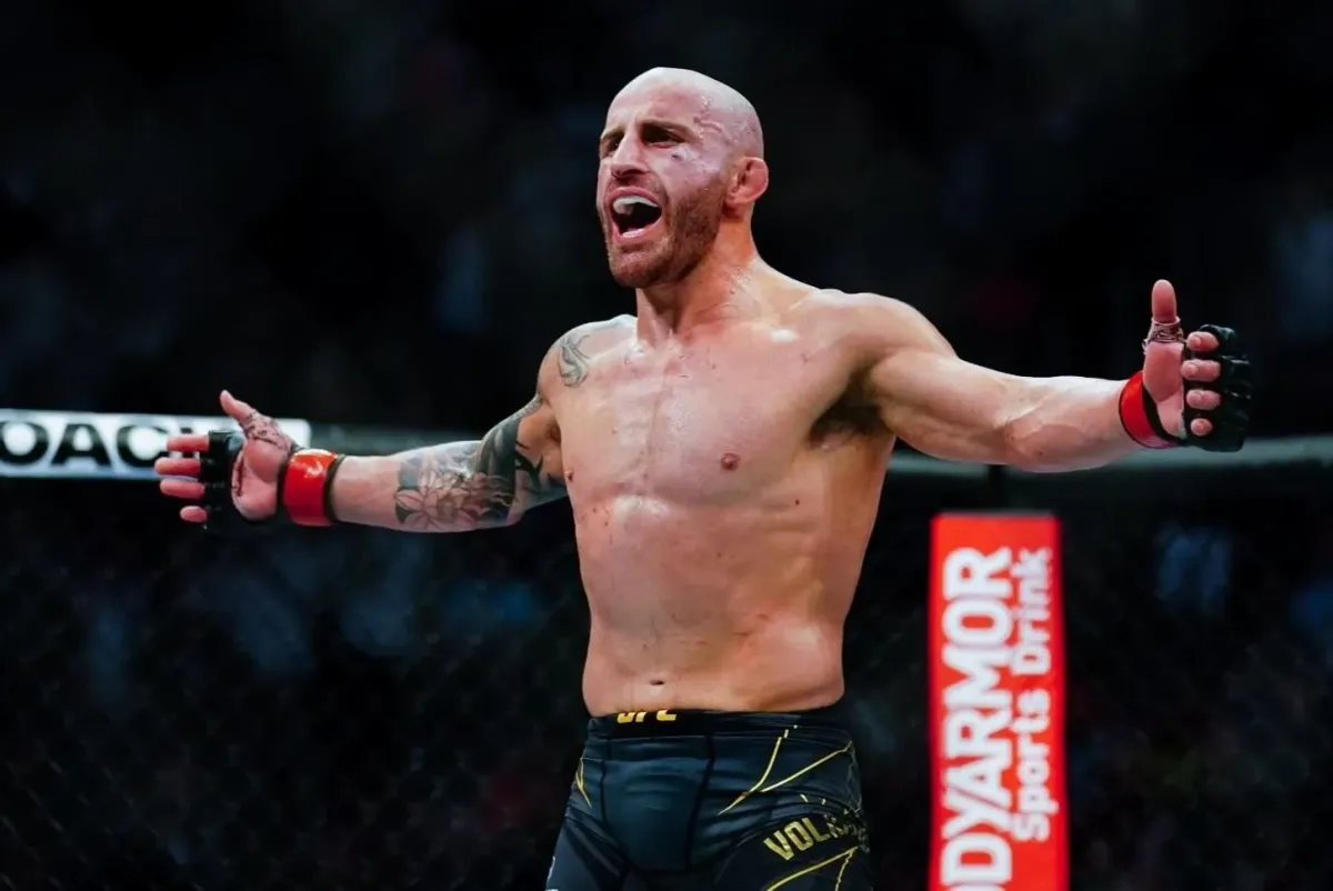 Šampion baví internet. Ten kuchař s vedlejšákem v UFC umí i zpívat